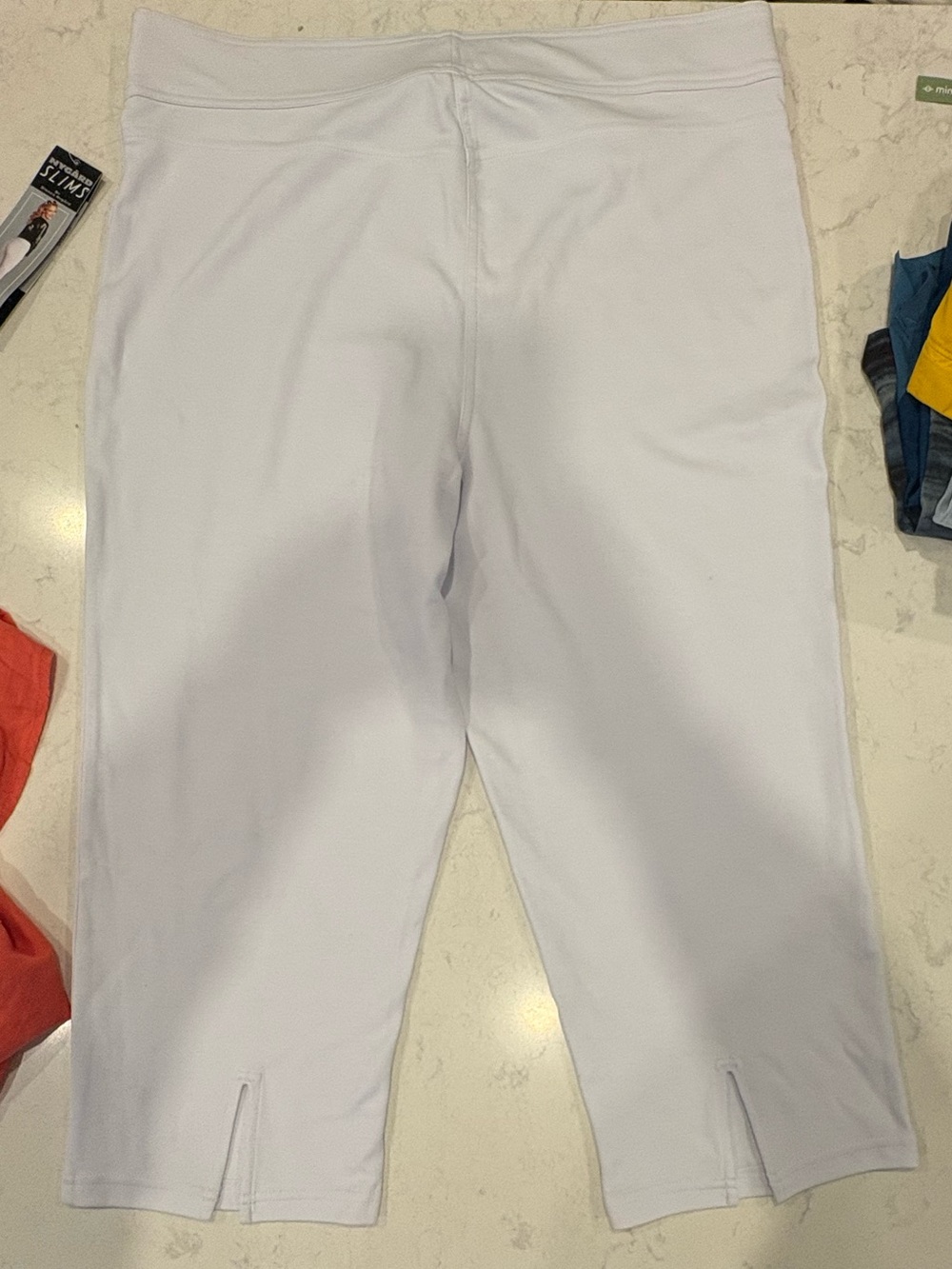 Peter Nygard White Slims Capri PantsXL